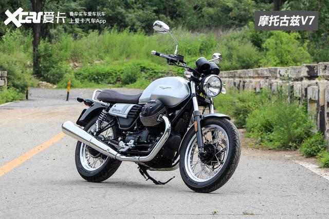 凯旋T100/川崎W800/摩托古兹V7 经典复古摩托车大比拼