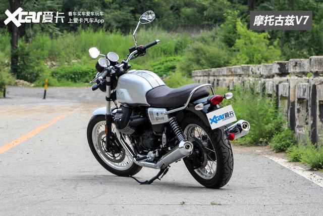 凯旋T100/川崎W800/摩托古兹V7 经典复古摩托车大比拼
