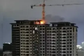 南宁一住宅楼消防演练成火灾现场，负责人：风太大视频封面