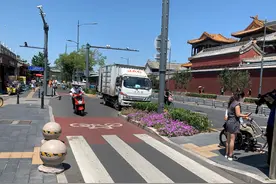 腿脚不便上下楼咋办？东城区爬楼机上门服务，可电话预约图片