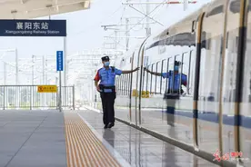 襄阳至青岛高铁开通运营图片