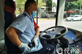 慢新闻·人物 |“5321”秘诀是个啥？他靠着这个秘诀成为最懂礼让的公交司机图片