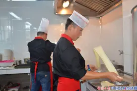 河南方城：一碗烩面 家乡味道图片