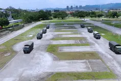 切换战斗状态！驻港部队汽车兵的速度与激情图片