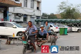 带着93岁的父亲收纸箱 菏泽这对夫妻的“孝心”感动身边人图片