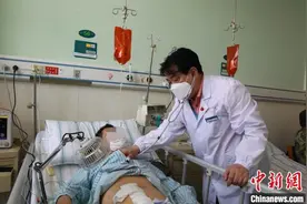 湖北一男子身患尿毒症 两位弟弟争相捐肾救兄图片