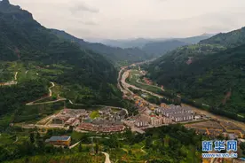 航拍重庆市石柱县中益乡新貌 美丽乡村“蝶变”进行时图片