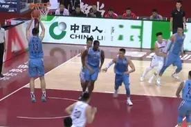 突发！曾繁日被驱逐出场，广东男篮内线告急形势不妙图片