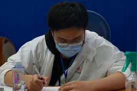 不负战疫情 无锡火车站防控志愿者一线战斗致青春图片