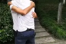 23岁小伙来杭打拼5年音讯全无！只以为“工作忙，过得还行”，老爸一看不敢相认……图片