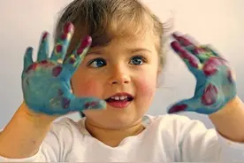 “熊孩子”被亲妈报警、被亲爸送到派出所，另类管教有必要吗？图片