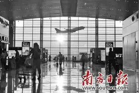 “随心飞”背后：航司望资金回笼，旅客盼飞回票价图片