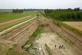 半月谈｜农村“卖土”之殇：一立方土仅卖5元！没了土，农村还剩啥？图片