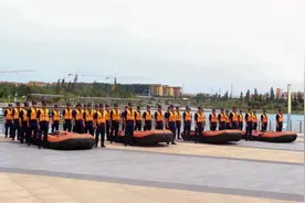 防汛抗洪 丨 模块化训练打牢水域救援“基本功”图片