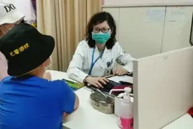男孩上课时突然惊声尖叫，控制不住！妈妈：这种水果他连吃3个图片