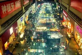 6-7个夜市网点、24小时便利店不打烊、深夜食堂……“不夜龙城”来了图片