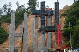 开山凿路 造福畲乡图片