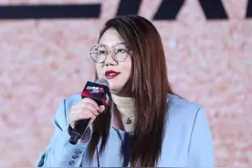 杨天真劈叉后亮相要带主播出道 杜华哽咽洒泪喊话张雨绮来打歌图片