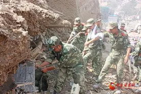 “我不是英雄”——记中国武警十大忠诚卫士候选人、武警甘肃省总队甘南支队大队长王伟图片