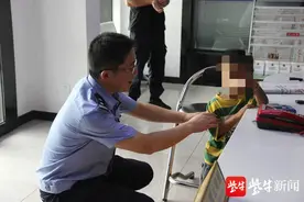 三岁男孩迷路后“找警察叔叔！”父母“正确”教导助他顺利回家图片