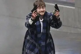 哈利波特里面的人都不用魔杖改用枪？图片