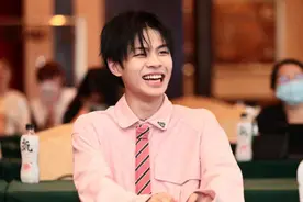 明星之间代际沟通太好笑，王晨艺：胡军像爸爸，严厉也贴心图片
