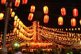 盂兰盆节临近，日本多地知事呼吁人们慎重考虑或避免返乡图片