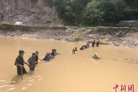 白衣执甲舍身忘我 浙江缙云23岁医生在抢险救灾中殉职图片