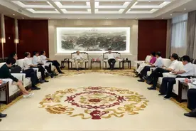 周冰、任公正一行赴渭南市交流座谈图片