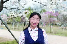 爸爸喷火记！看我怎么躲图片