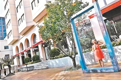 彩色方块消消看破解版（丽都老商圈一步一景焕新颜）