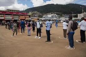 卢旺达“硬核”防疫新规：违反规定将交巨额罚款或听通宵讲座图片