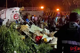 印度190人坠机事件：雨中硬着陆，跑道两侧无安全着陆所需空间图片