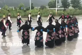 中国最年轻村庄感恩幸福生活图片