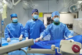 潍坊市中医院提醒睡梦中突然头痛恶心可能是蛛网膜下腔出血图片