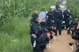 河北“遭绑架撕票女孩”父亲：给嫌犯送赎金时就没看到我女儿图片