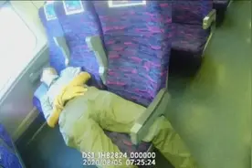 一趟南宁东至广州南的动车中途紧急停车，背后原因真暖心……图片