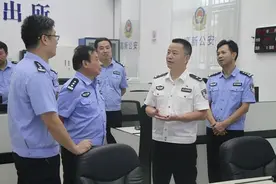 汪卫国常务副局长赴高新区分局督导县域警务等工作图片