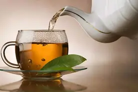营养学家描述了茶的好处 但同时还揭示了某些危害图片