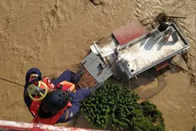 暴风雨袭击希腊中部岛屿 致3人死亡图片