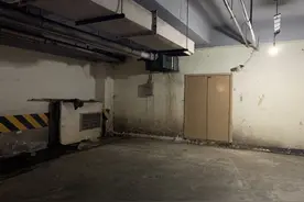 商住楼里臭得人呕吐！循“味”而下，地下停车场竟有个化粪池……图片