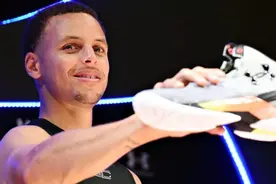 “从不打折”安德玛向中国市场低头图片