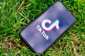 交互设计｜抖音为什么是上滑查看下一个视频图片