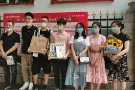 值得一辈子珍藏！哈市首批大学录取通知书开始投递图片