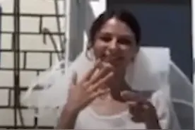 俄罗斯女子经常被催婚，举办婚礼嫁给自己，网友：原来这事不分国界图片