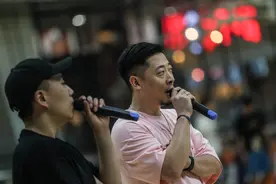 全民健身——健身“大咖”：“王总”和他的网红篮球场图片