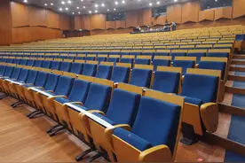 《情书》登上保利剧院：观众对于这个时候的剧场太珍贵了图片