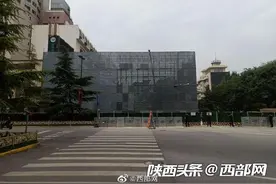 西安明秦王府城墙坍塌修复工作进展如何？记者探访现场架体搭设已初步成型图片