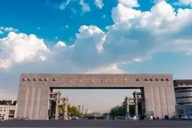 高校试点“男女混住”引争议！校方回应图片