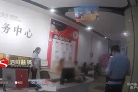 泗阳：六岁女童找妈妈迷了路，遇到警察叔叔自带“导航”图片
